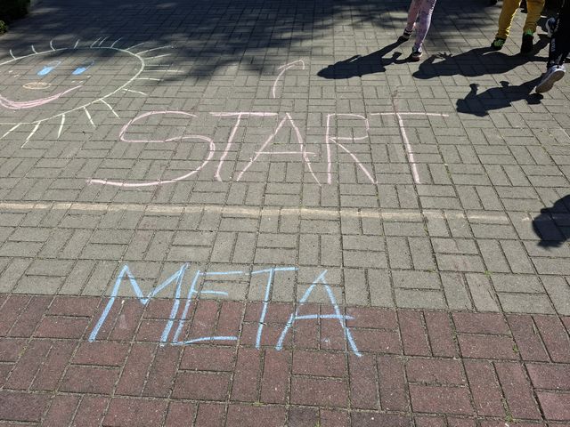 napis start/meta